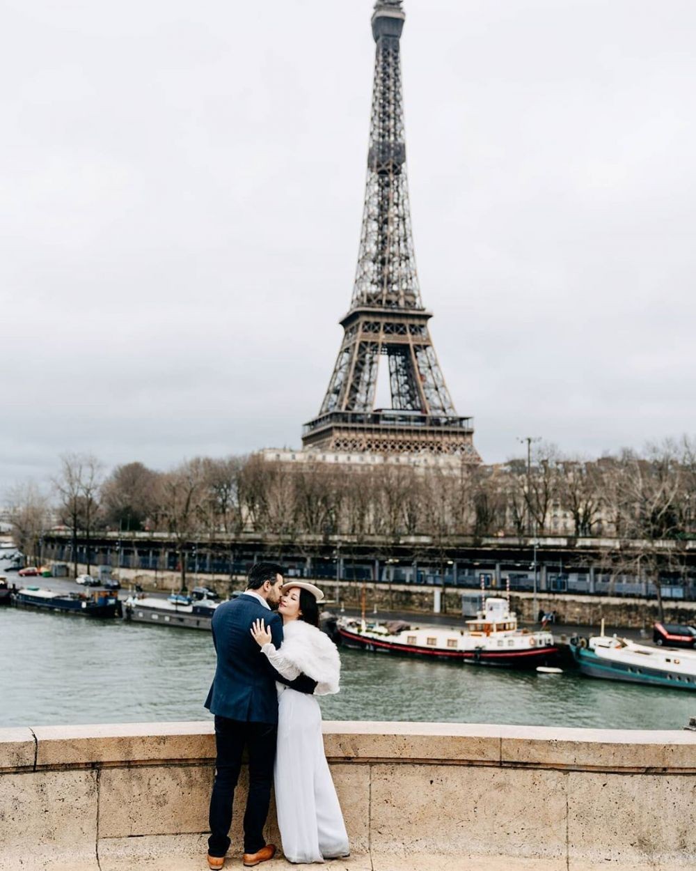 Romantis! 10 Potret Prewedding Chef Marinka dan Peter Lufting di Paris