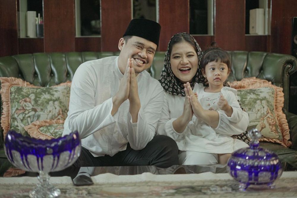 9 Potret Mesra Kahiyang Ayu dan Bobby Nasution Menanti Anak Kedua