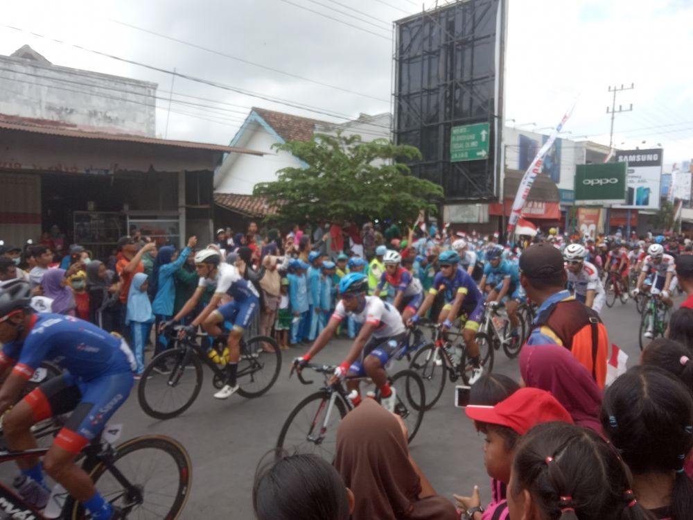 Luhut Janjikan Rp30 M untuk Tuntaskan Jalur Lintas Selatan Banyuwangi