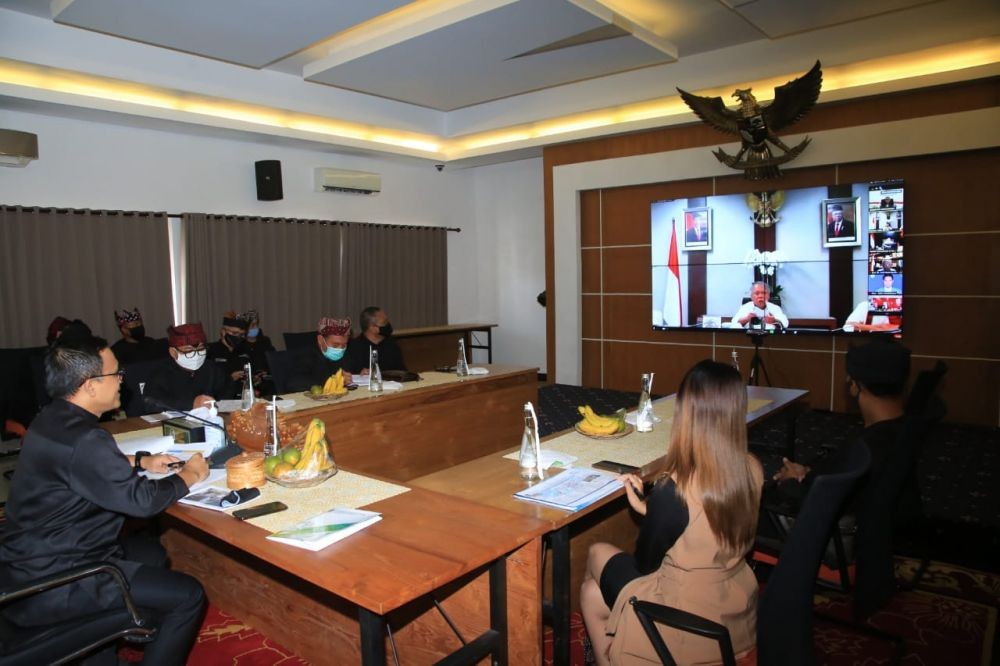 Luhut Janjikan Rp30 M untuk Tuntaskan Jalur Lintas Selatan Banyuwangi