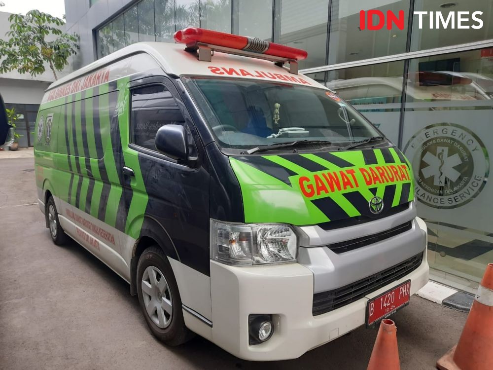 Kisah Pengawal Ambulans di Makassar Berpacu dengan Waktu 