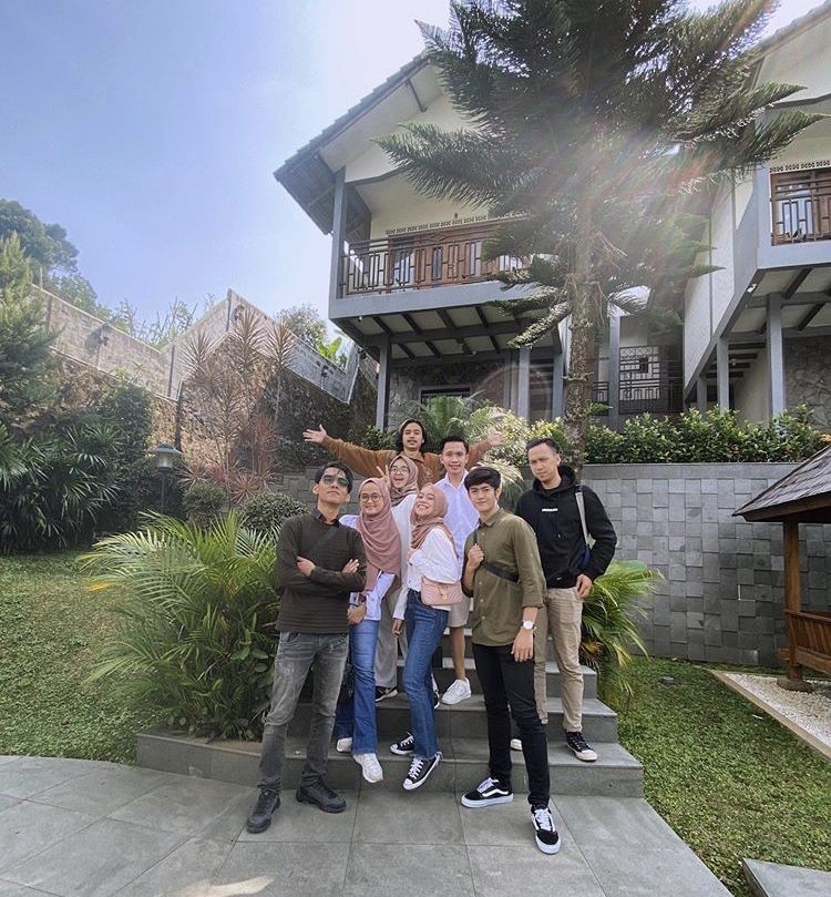 10 Daya Tarik Mantan Lesty Kejora, Denias Ismail, Mirip Rizky Billar?