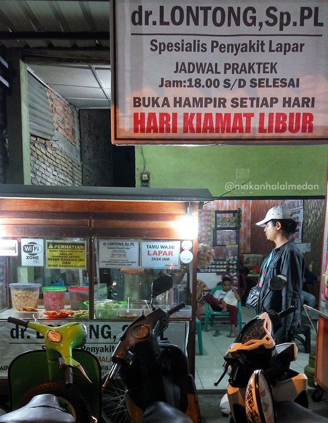 10 Spanduk Nyeleneh Pakai Gelar Dokter Ini Bikin Kamu Mikir Keras