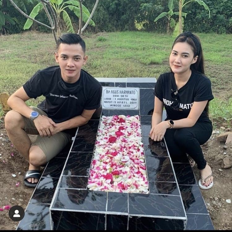 10 Potret Kedekatan Nella Kharisma dan Dory di Luar Panggung, Lengket!