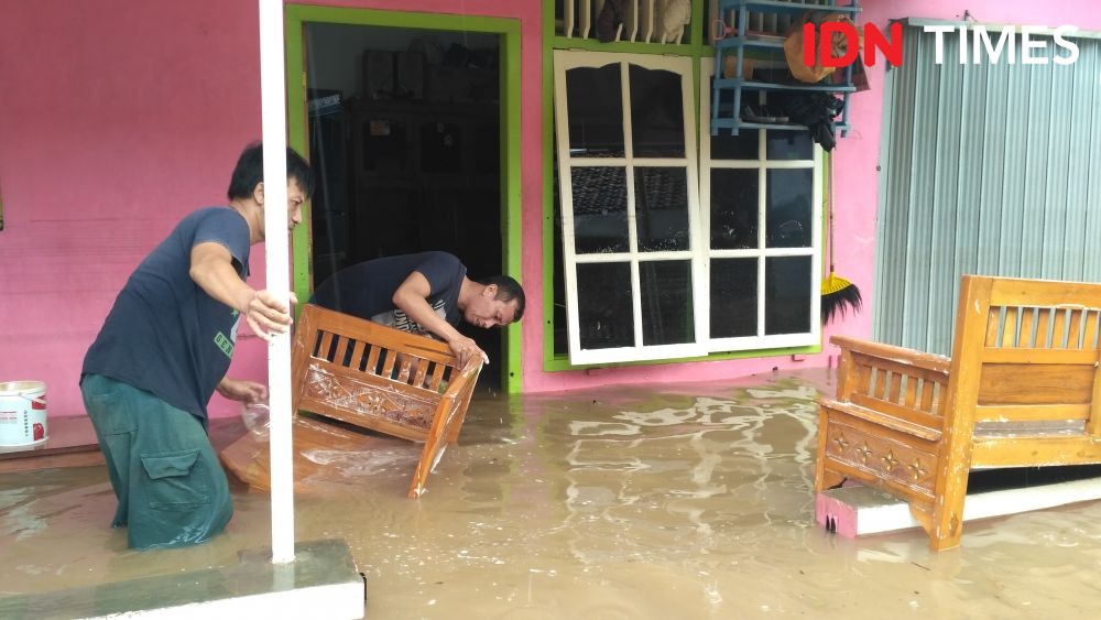 BPBD: Musim Hujan Lampung Rawan Tsunami, Banjir dan Longsor
