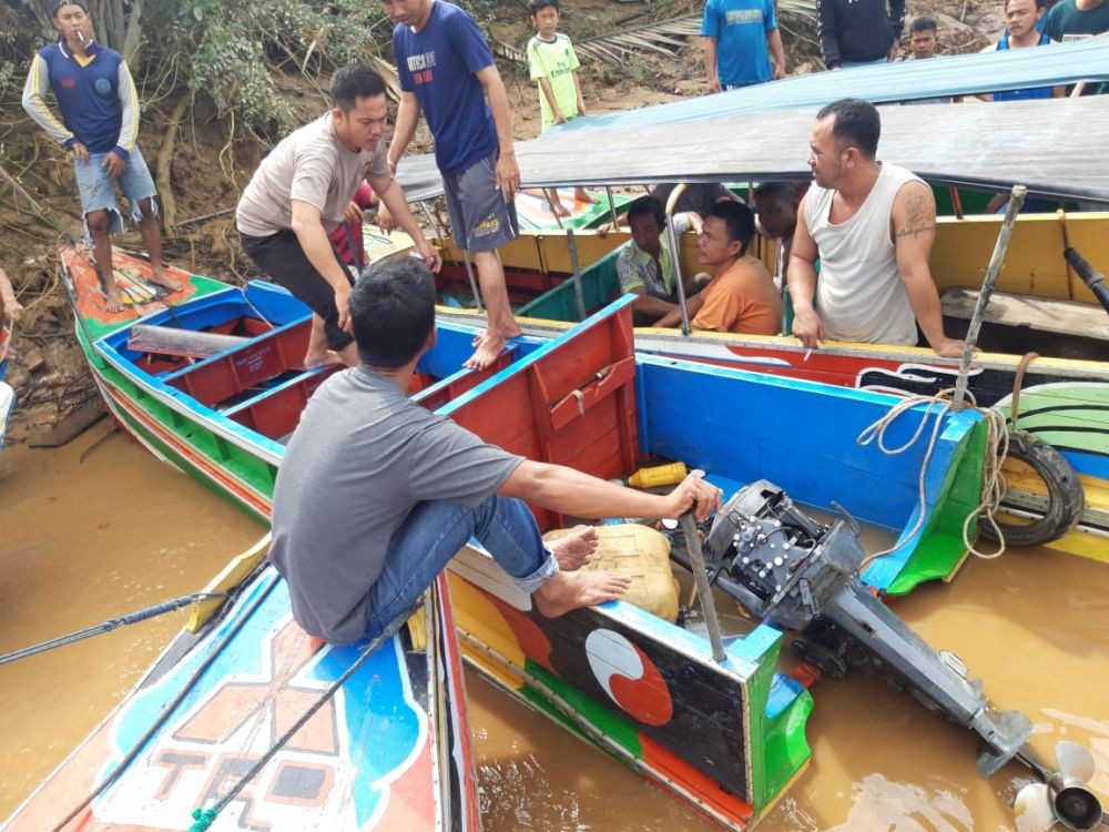 Speedboat Tabrak Tongkang di Muba, 5 Orang Hilang dalam Pencarian