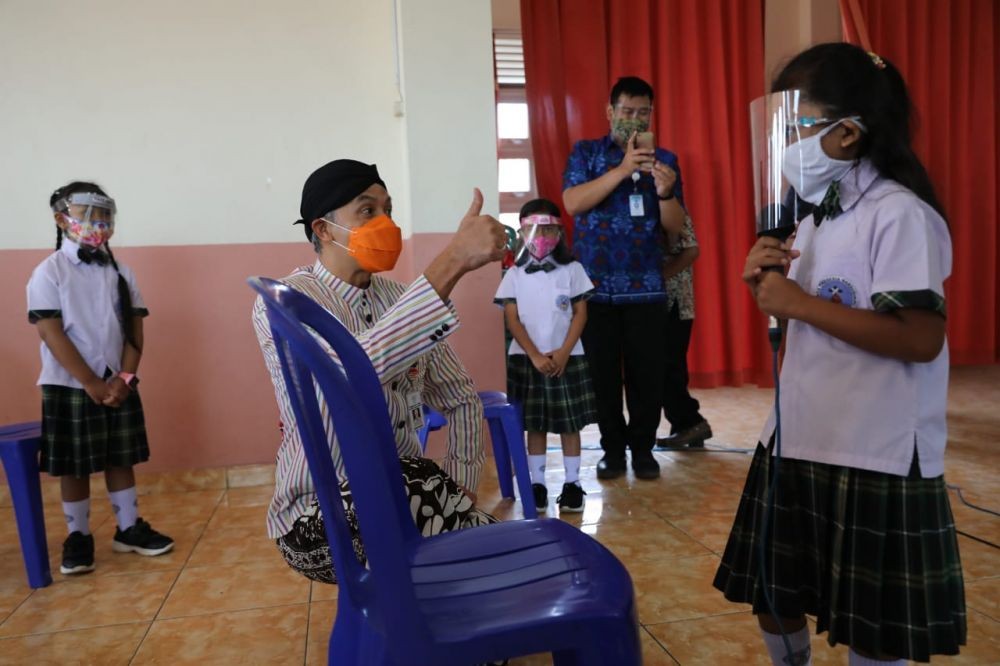 Ganjar Terbitkan Pergub, Bandel Gak Pakai Masker di Jateng Kena Sanksi