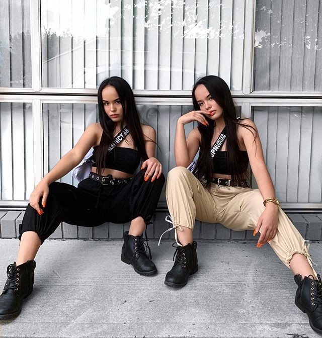 10 Adu Gaya Connell Twins Kompak Pakai OOTD Kembaran nan 