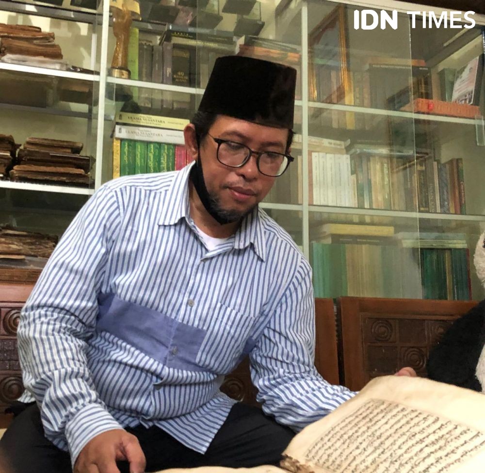 Imam Masjid Agung Palembang Koleksi Kitab Melayu Kuno Berusia 3 Abad