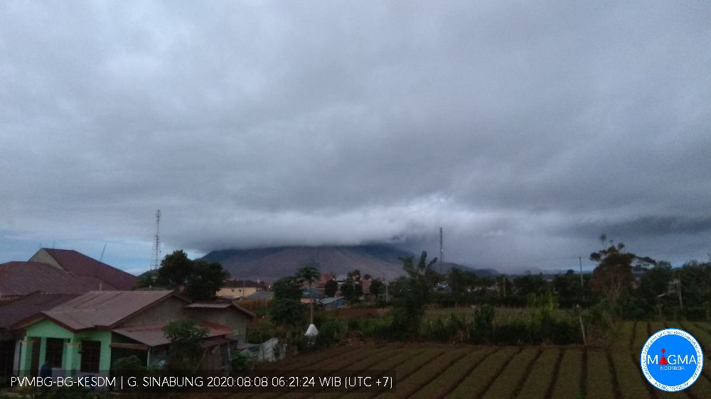 Gunung Sinabung Erupsi 2 Kali Dalam Sehari, Hujan Abu di Desa-desa Ini