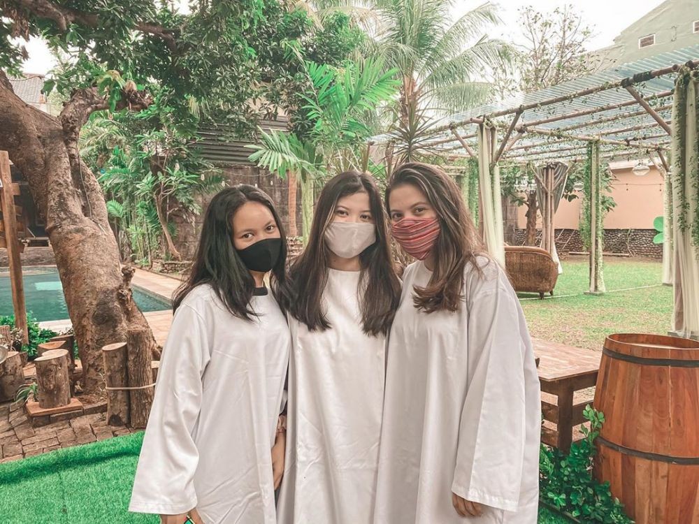 Penuh Haru, Tengok 9 Momen Marsha Aruan Saat Dibaptis