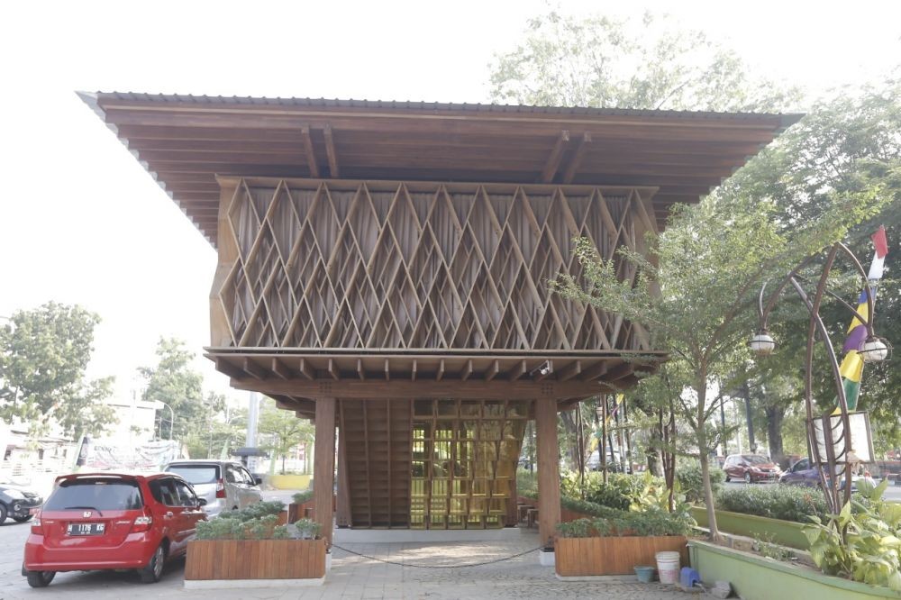 Daya Tarik Baru di Semarang, Perpustakaan Unik dari Limbah Kayu 