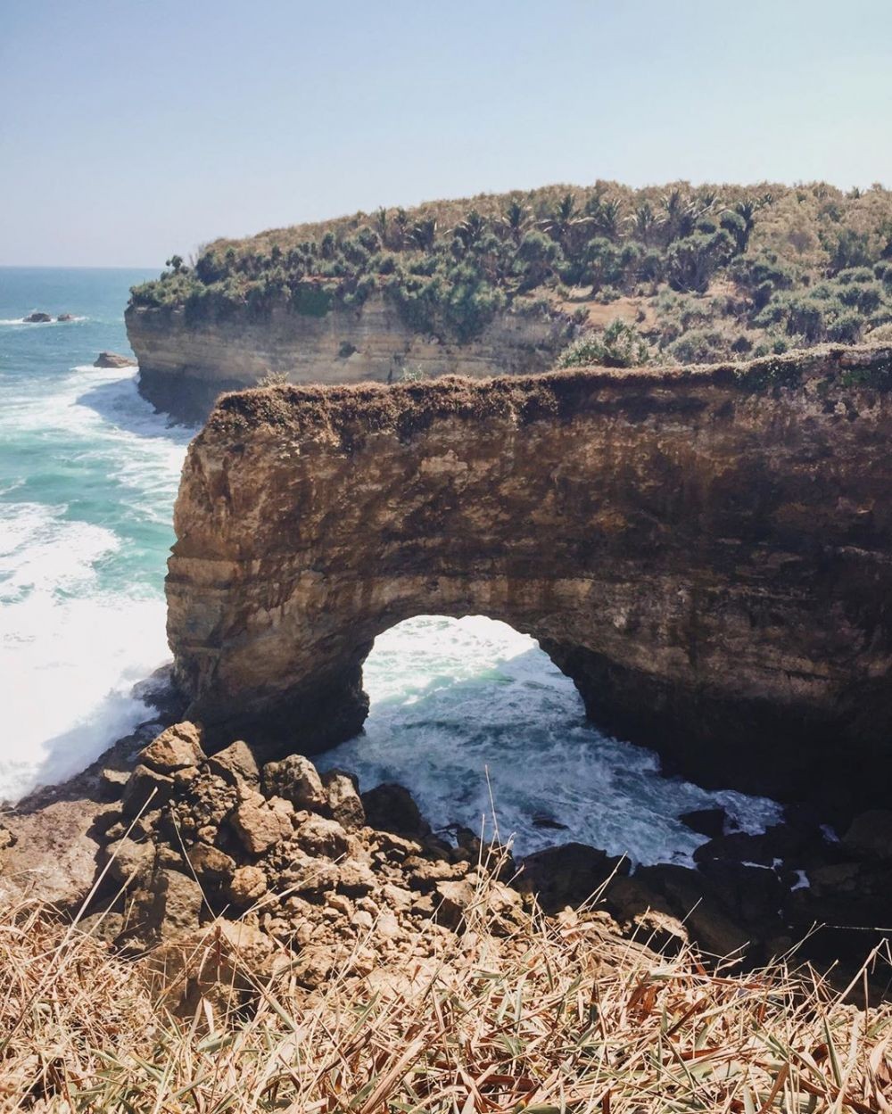 8 Pantai Indah di Pulau Jawa yang Mirip Bali, Pesonanya Menakjubkan