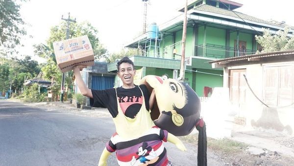 Kisah Rinno Si Badut Jalanan, Ditangkap Satpol PP Hingga Jadi Relawan