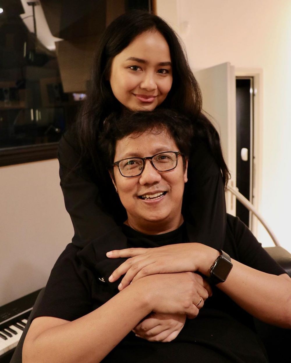 Klik Banget, 9 Foto Momen Kompak Gita dan Erwin Gutawa