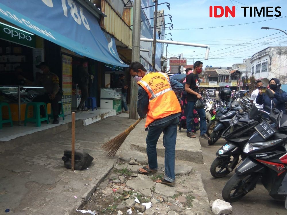 Tak Pakai Masker di Cimahi Harus Kenakan Rompi Oranye 'Pelanggar PSBB'