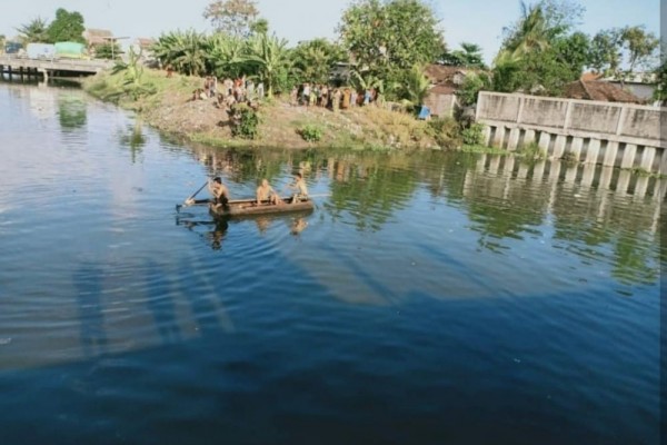 Berenang Bersama 4 Temannya, Bocah 8 Tahun Tenggelam di Bengawan Solo