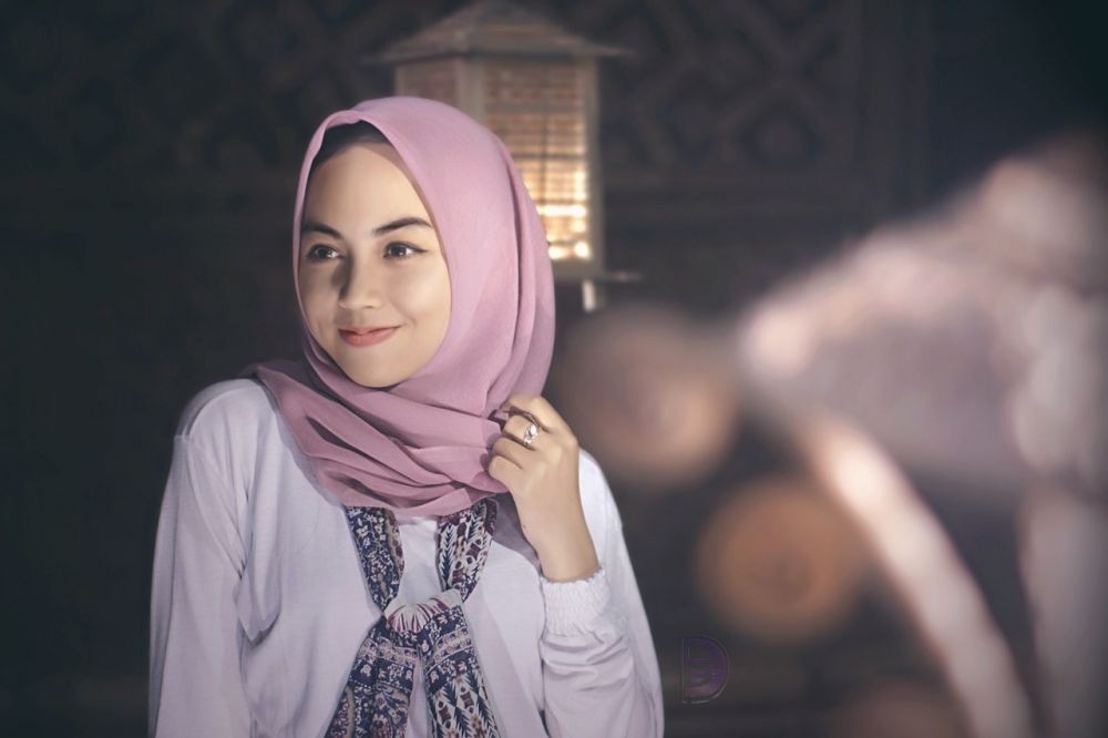 7 Trik Menyiasati Rambut Agar Tidak Keluar Saat Memakai Hijab