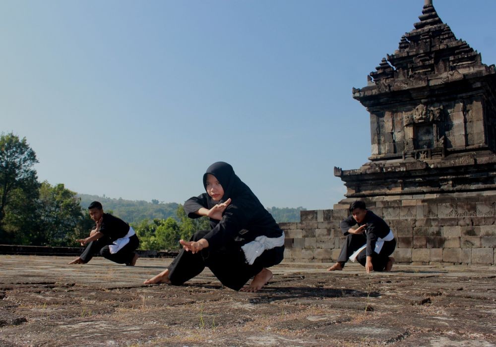 Asah Kemampuan Beladiri Milenial, Srikandi Ganjar Latihan Pencak Silat