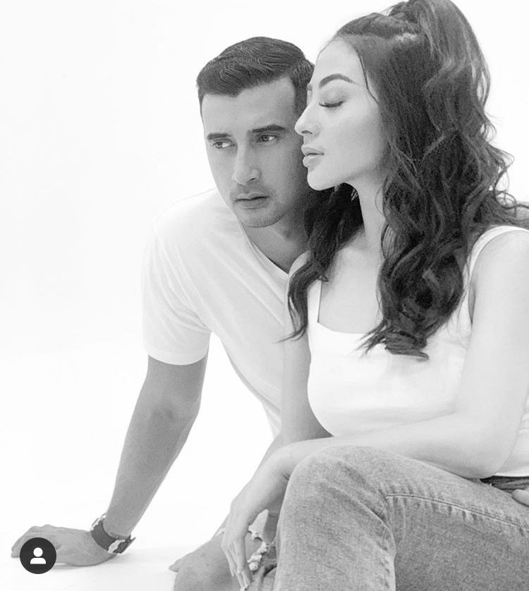 Intim Banget!, 10 Foto Prewedding Ali Syakieb dan Margin