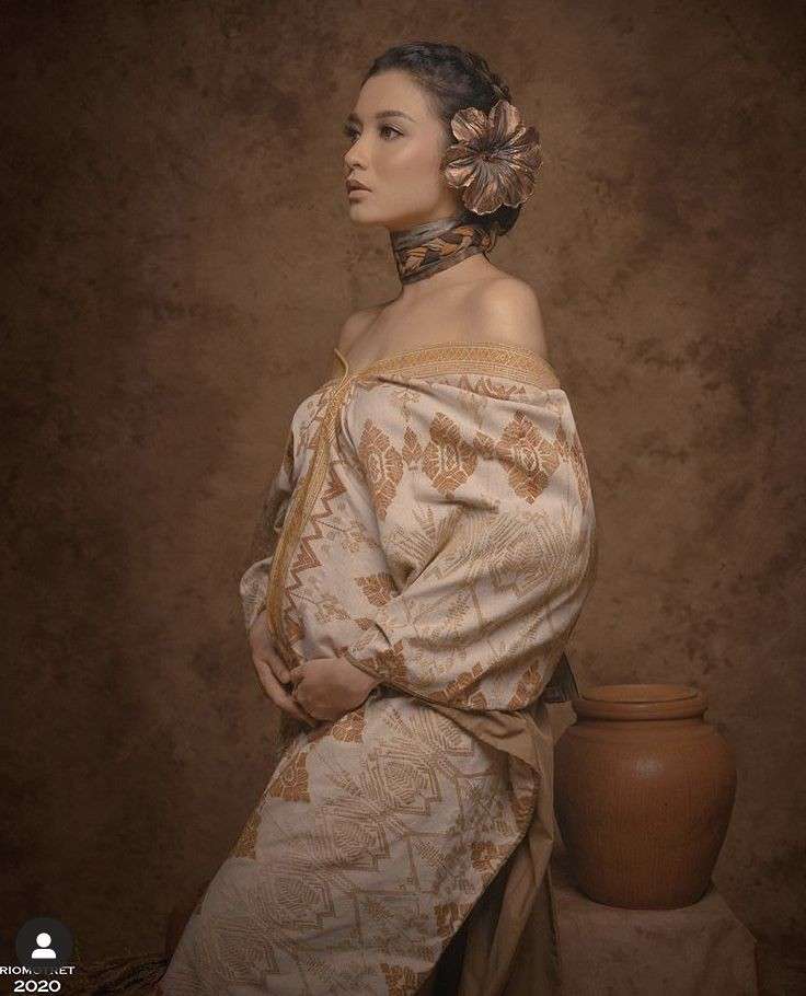 10 Beda Gaya Maternity Shoot Chelsea Olivia di Kehamilan Kedua