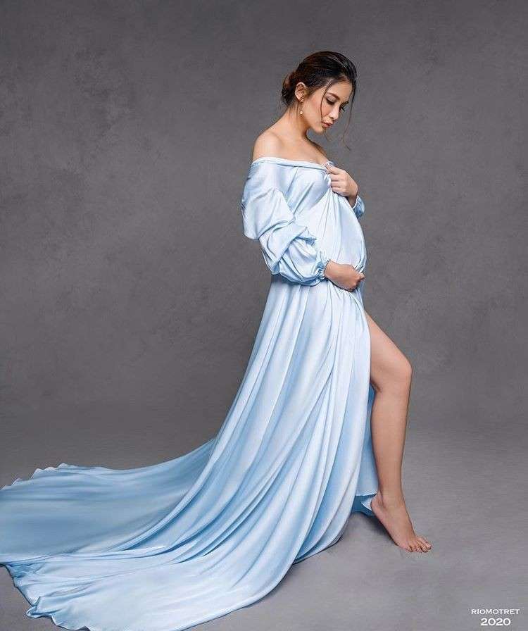 10 Beda Gaya Maternity Shoot Chelsea Olivia di Kehamilan Kedua