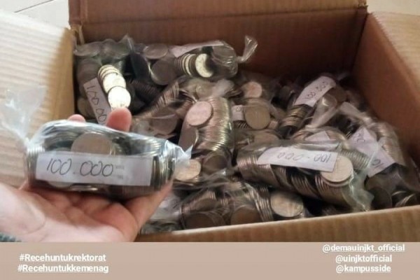 Tak Punya Uang, Mahasiswa Bayar UKT Pakai Uang Receh Seberat 17,5 Kg