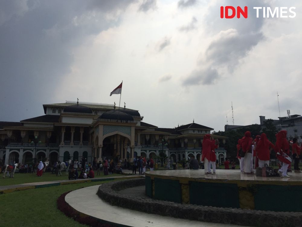 Libur 17 Agustus, Istana Maimun Diserbu Warga Medan