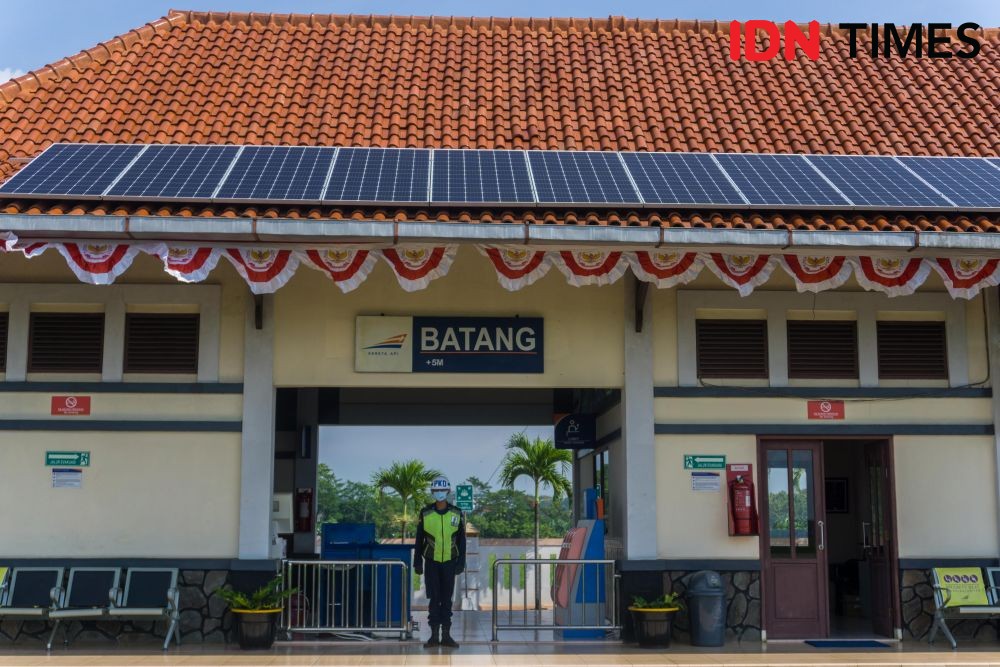 PLTS Stasiun Batang, Mencetak Sejarah dengan Kemandirian Energi