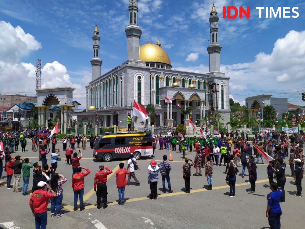 Bendera Merah Putih Gagah Berkibar di Tengah Ratusan Warga Samarinda
