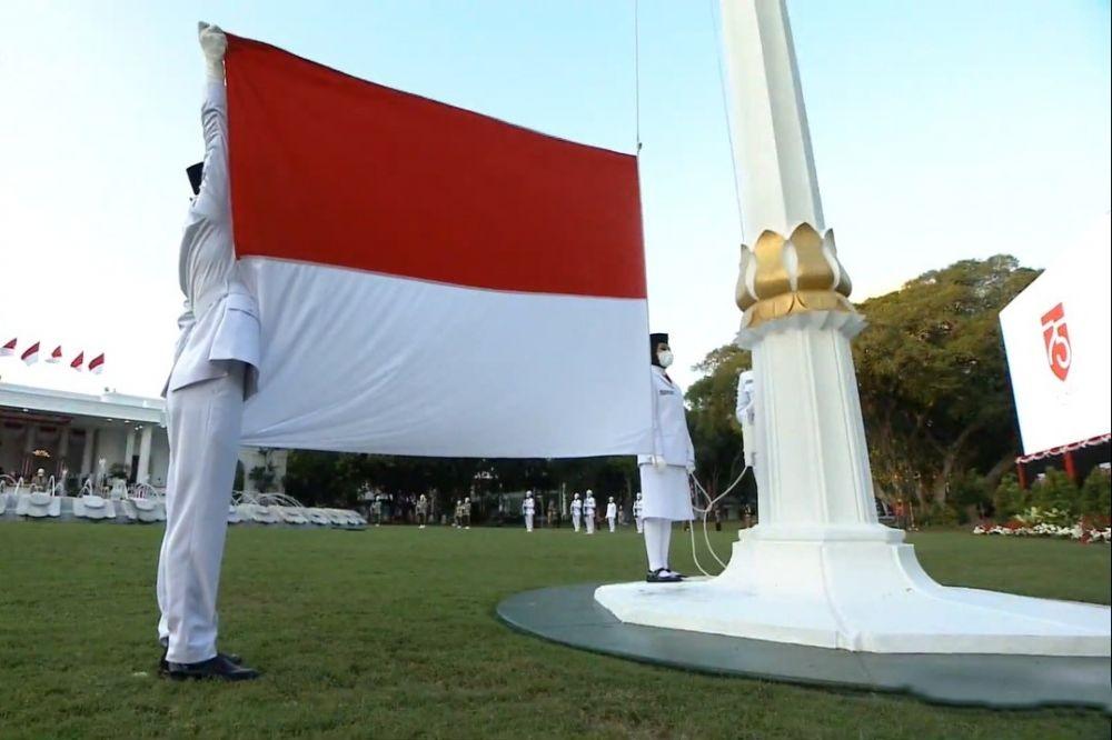 Profil 3 Paskibraka Terpilih Dalam Upacara Penurunan Bendera Di Istana