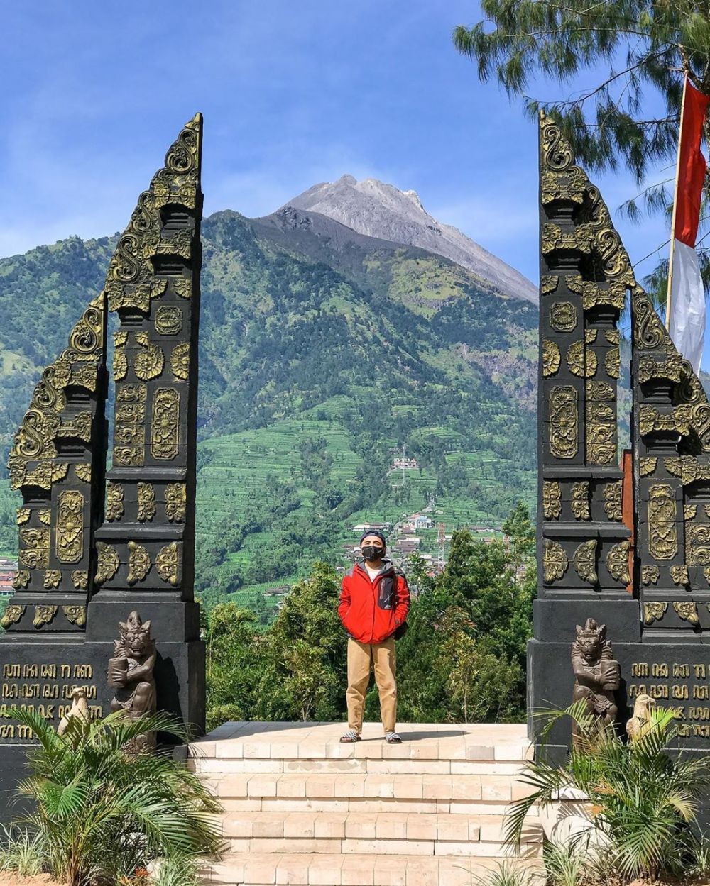 10 Potret Wisata Bukit Sanjaya Yang Mirip Pura Lempuyangan Bali