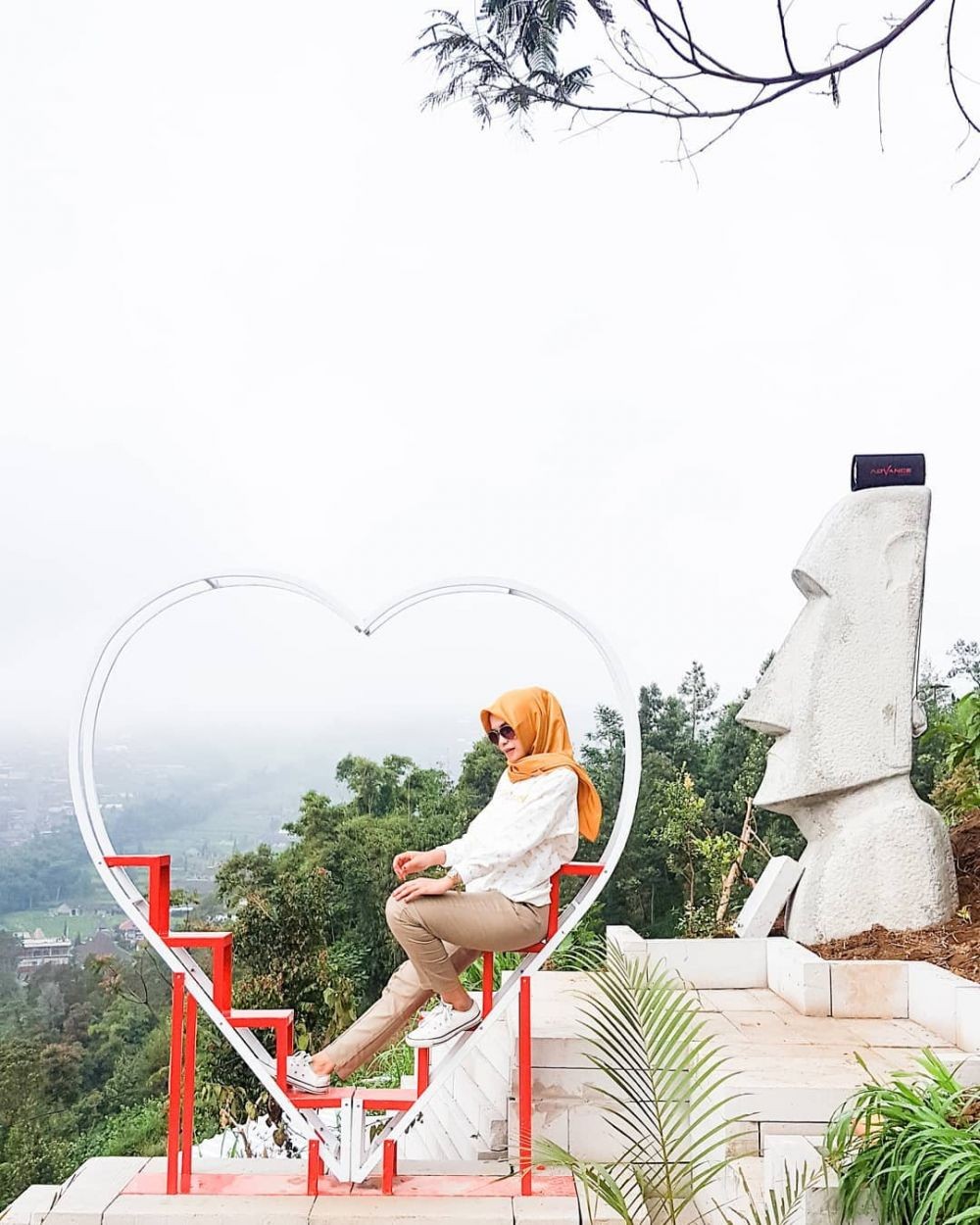 10 Potret Kece Wisata Bukit Sanjaya yang Mirip Pura Lempuyangan Bali