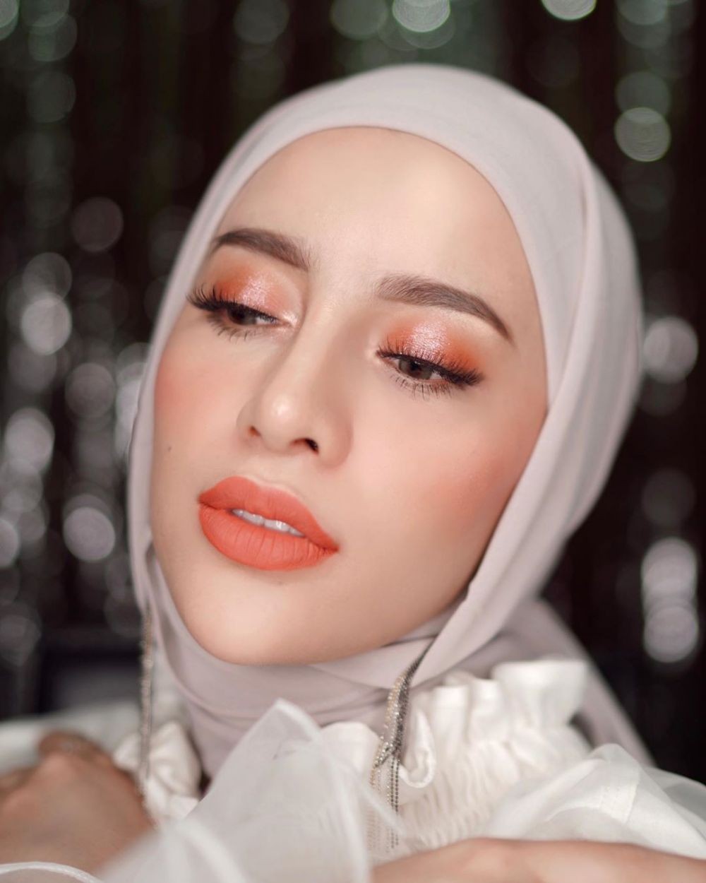 10 Inspirasi Makeup Bold Ala Aghnia Punjabi Yang Bikin Pangling