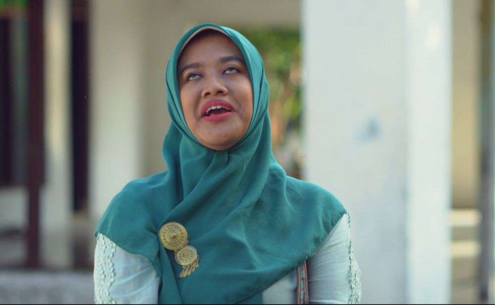 10 Potret Siti Fauziah Saekhoni, Pemeran Bu Tejo Di Film Tilik Yang Viral