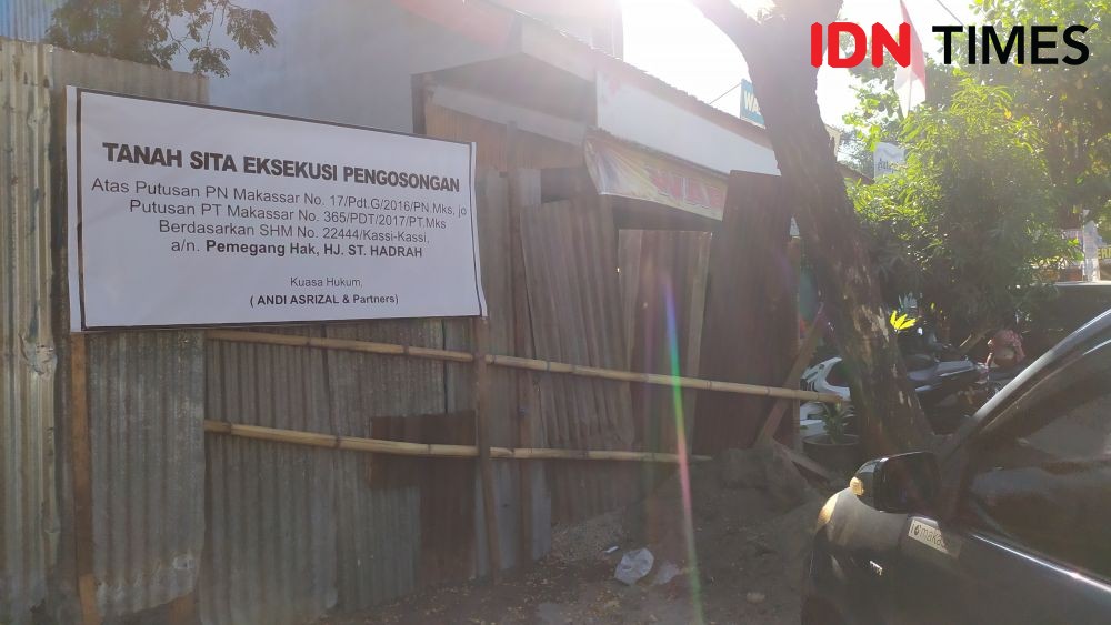 Kata Pemilik Warkop yang Bangun Tembok Tutupi Rumah Lansia di Makassar