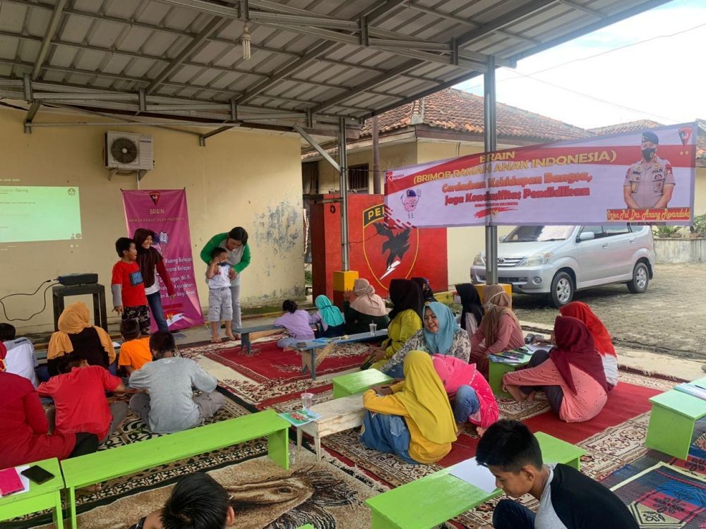 Kisah Satbrimob Polda Lampung Sedia WiFi Gratis Belajar Daring Siswa