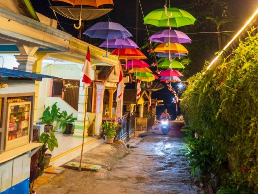 Instagramable Banget, Ini Potret Kampung Warna-warni di Parapat
