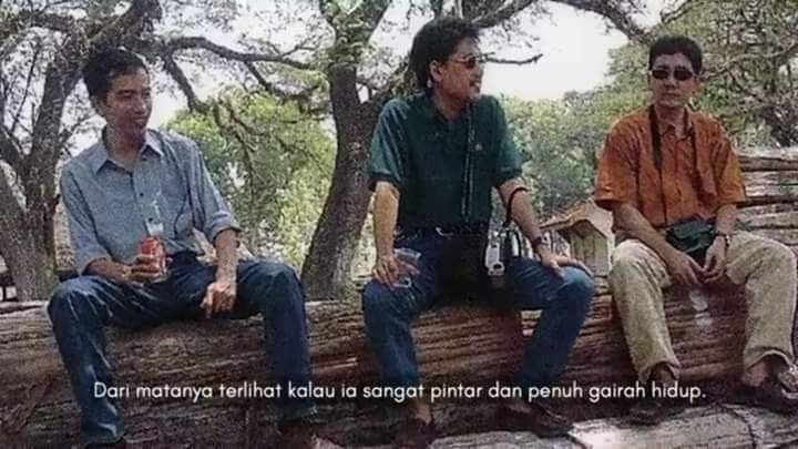 Foto Jadul Jokowi yang Viral Saat Sedang Mencari Kayu Jati di Blora