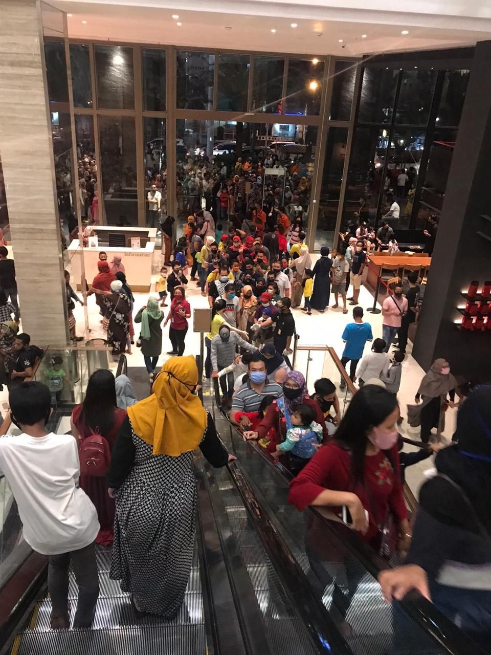 Viral! Mal Tentrem Semarang Ramai Pengunjung Abaikan Protokol COVID-19