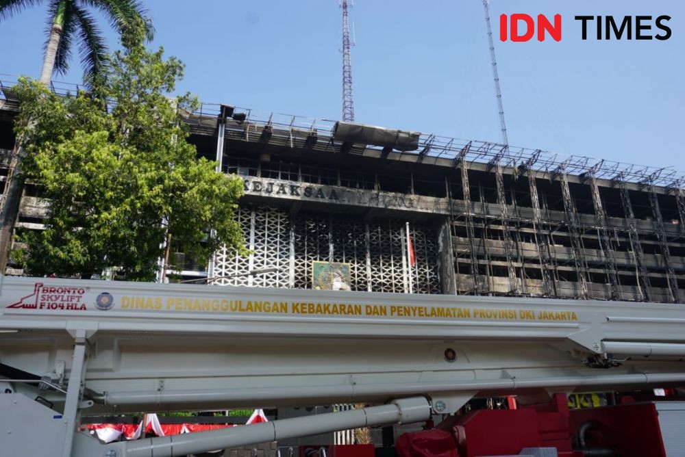 Akibat Kebakaran Gedung Kejagung, Sejumlah Ruas Jalan Masih Ditutup