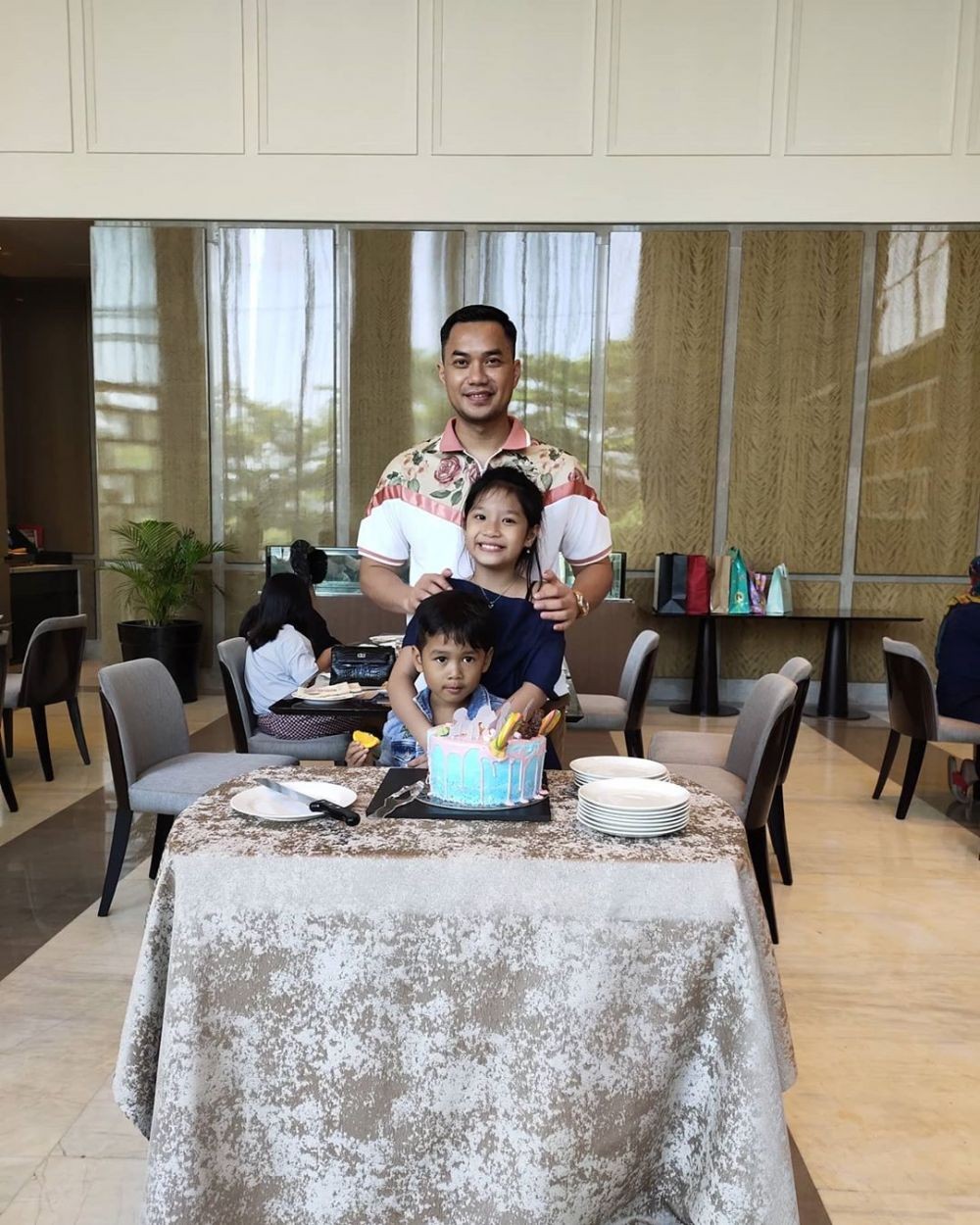 Bikin Adem, 9 Potret Zaskia Gotik-Suami, Imel Putri, dan Anak Tiri