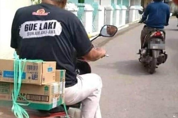 10 Potret Tulisan Kocak di Baju Kaus, Pengalaman Pribadi Ya?