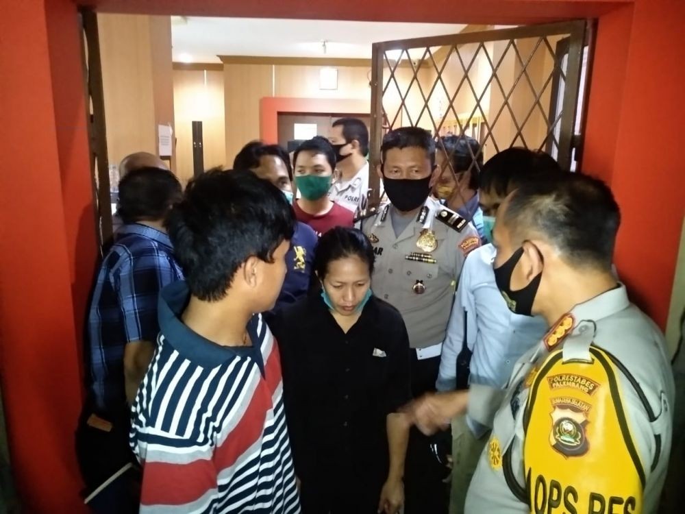 IRT Selipkan Sabu di Kopiah Saat Jenguk Suami di Polrestabes Palembang