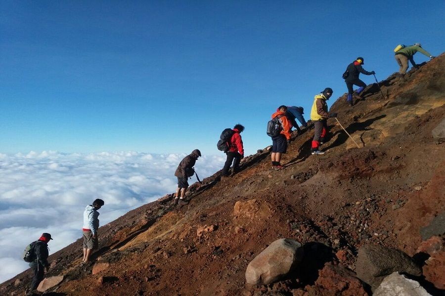7 Fakta Gunung Slamet, Ada Mitos Pasar Hantu di Pos-pos Pendakian