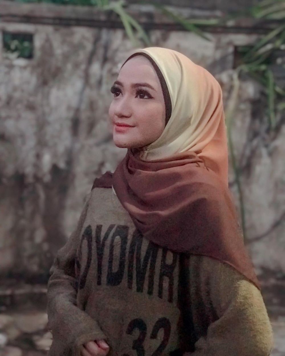 10 Potret Adem Marcella Simon, Jadi Mualaf dan Mantap Pakai Hijab