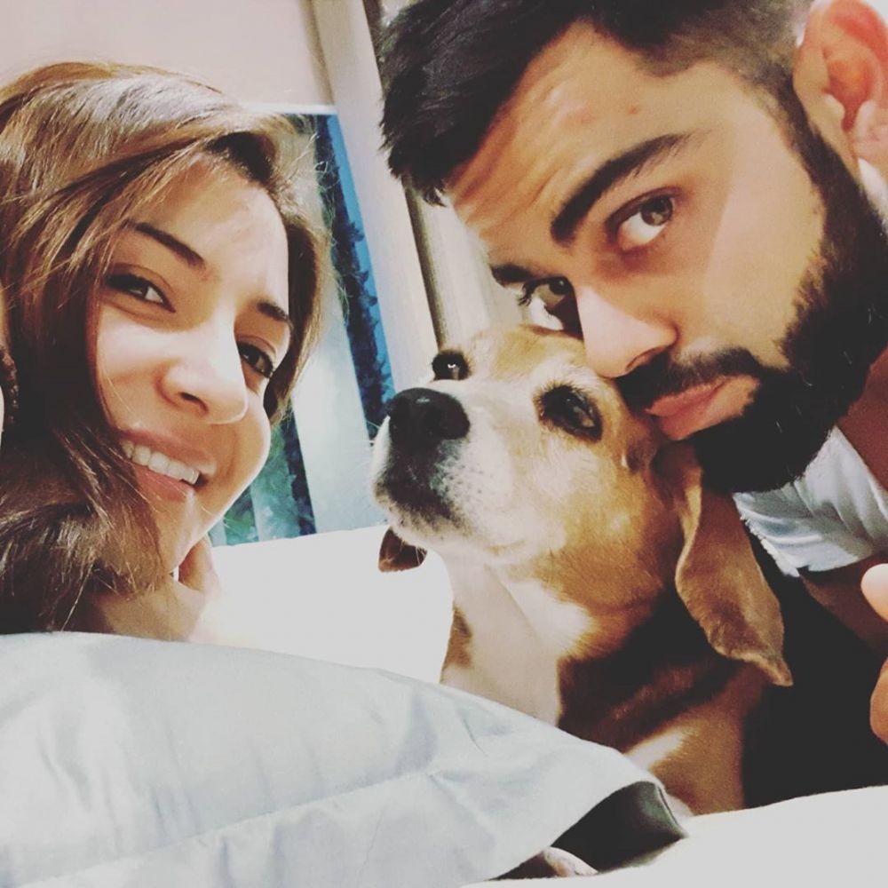 10 Kemesraan Anushka Sharma dan Virat Kohli, Lagi Hamil Tetap Intim