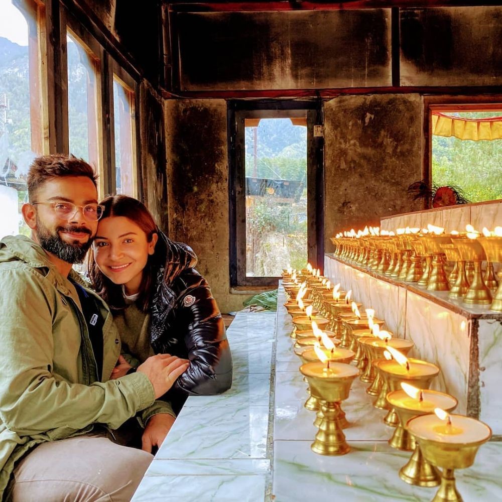 10 Kemesraan Anushka Sharma dan Virat Kohli, Lagi Hamil Tetap Intim