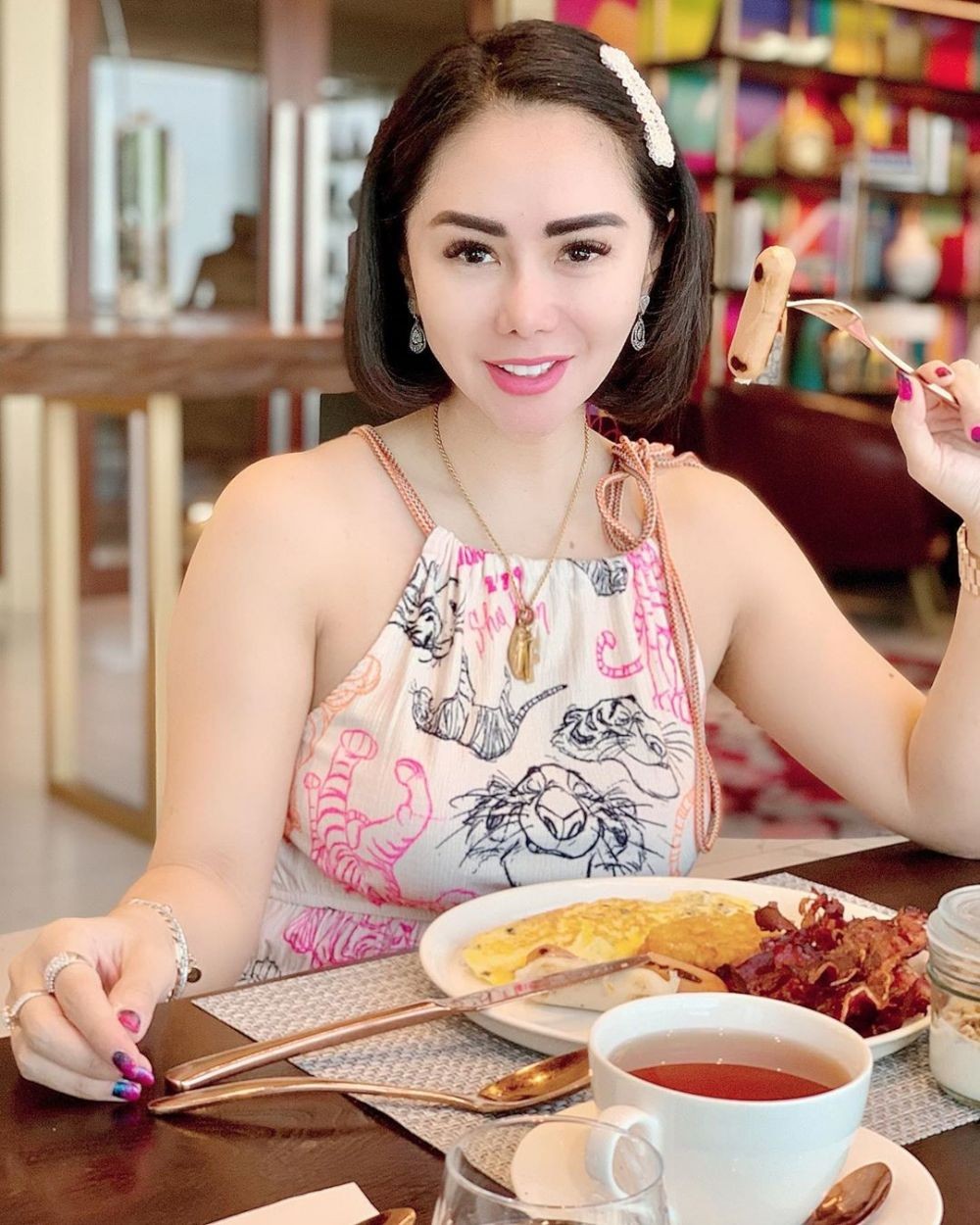 10 Potret Memikat Awet Muda Femmy Permatasari, Mau Pindah Warga Negara