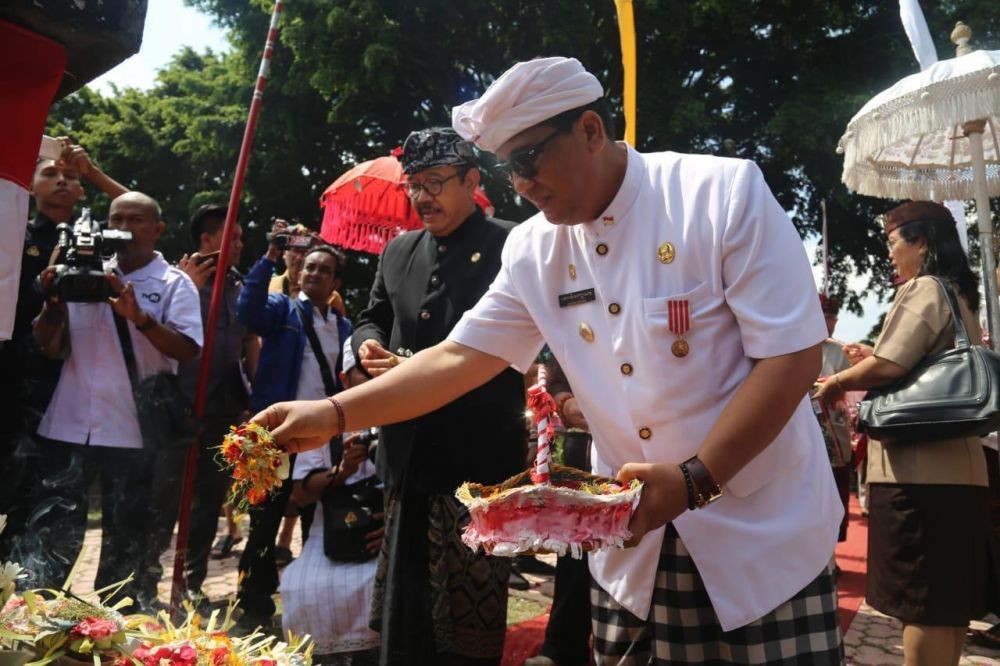 Profil Bupati Tabanan I Komang Gede Sanjaya dari PDIP
